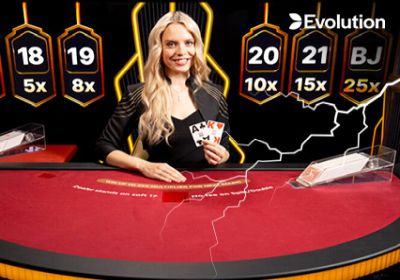 Live Lightning Blackjack table